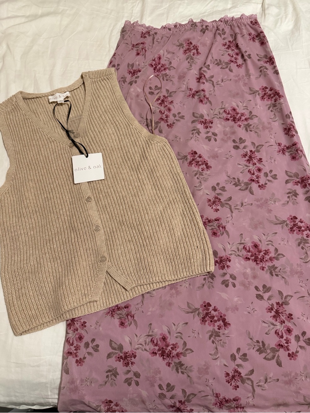 Olive & Oak Beige Ribbed Knit Button-Front Vest